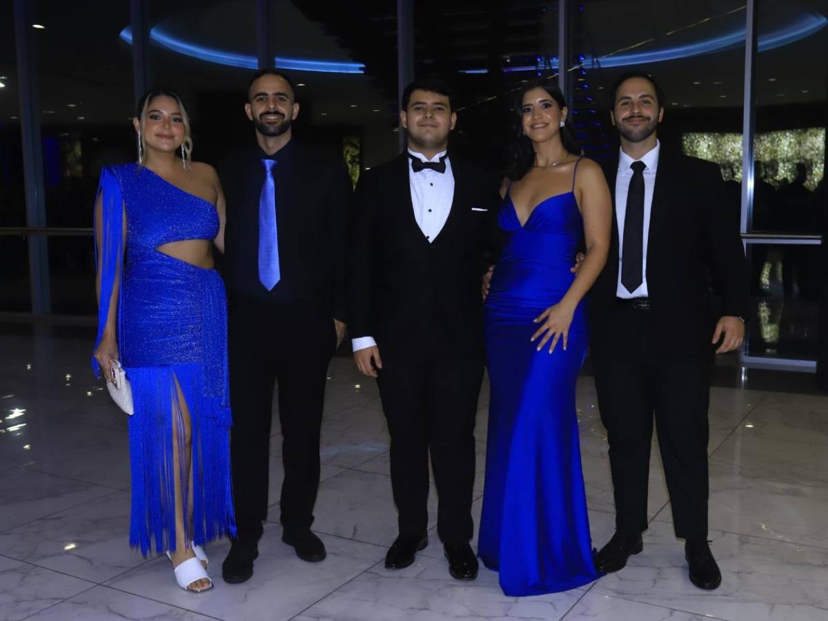 Seniors 2025 de la Seran School celebran en su fiesta de graduación