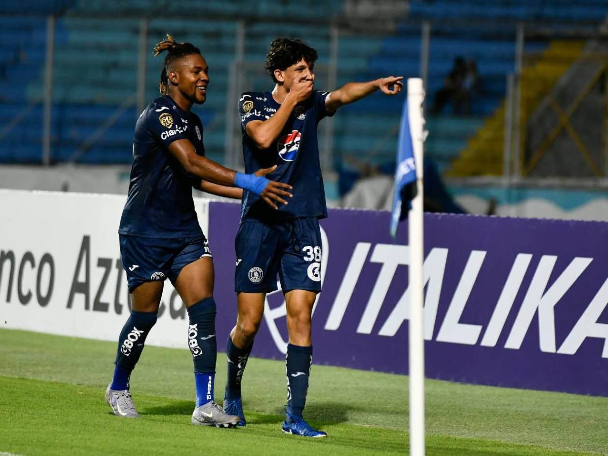 Festín de Motagua en el Nacional, chicas y dedicatoria de Rodrigo Auzmendi