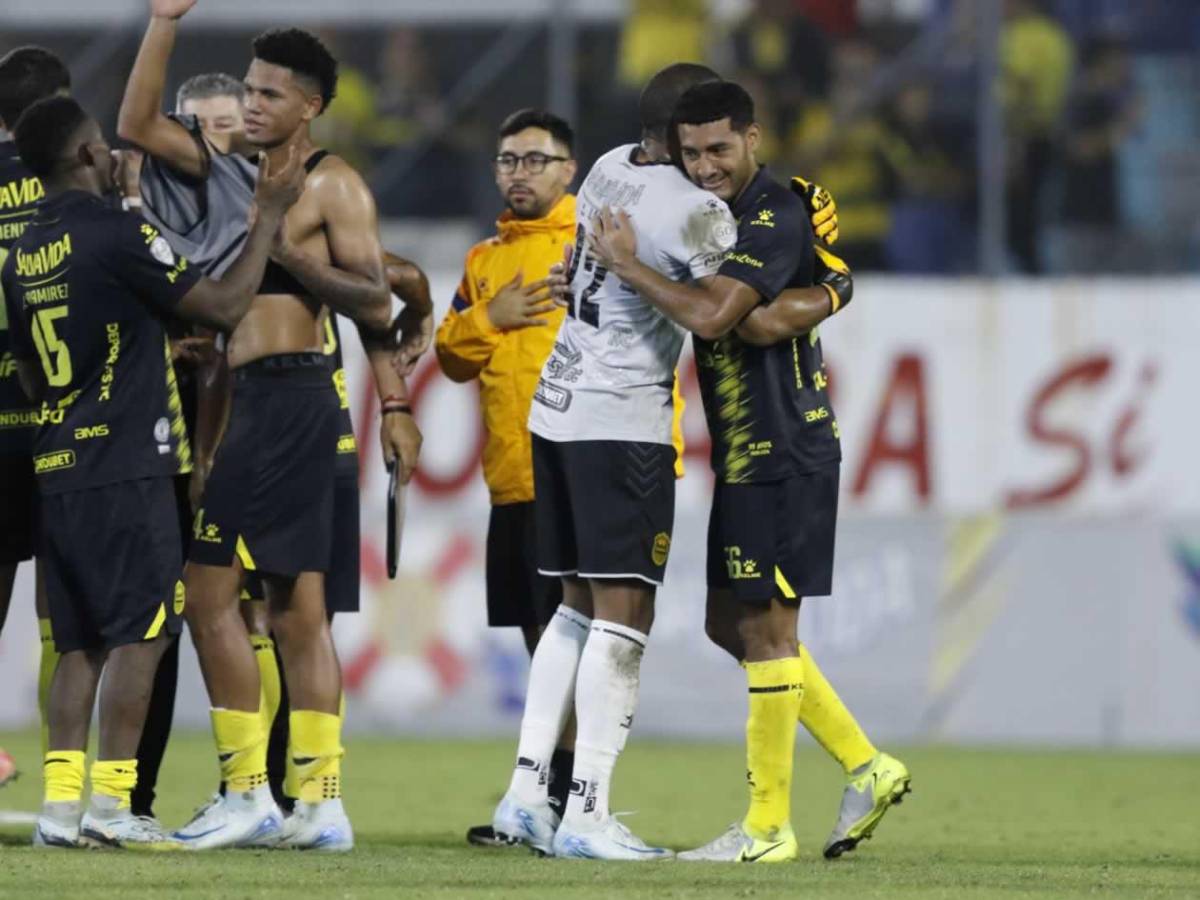 Real España celebra, sufre Motagua y la rubia que cautivó en el Morazán