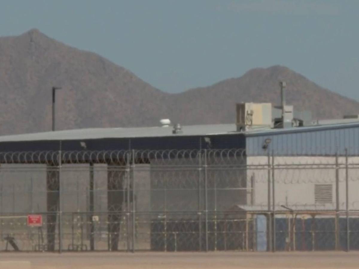 Es un regalo: liberan a mujer detenida por ICE el día de su cumpleaños en Arizona