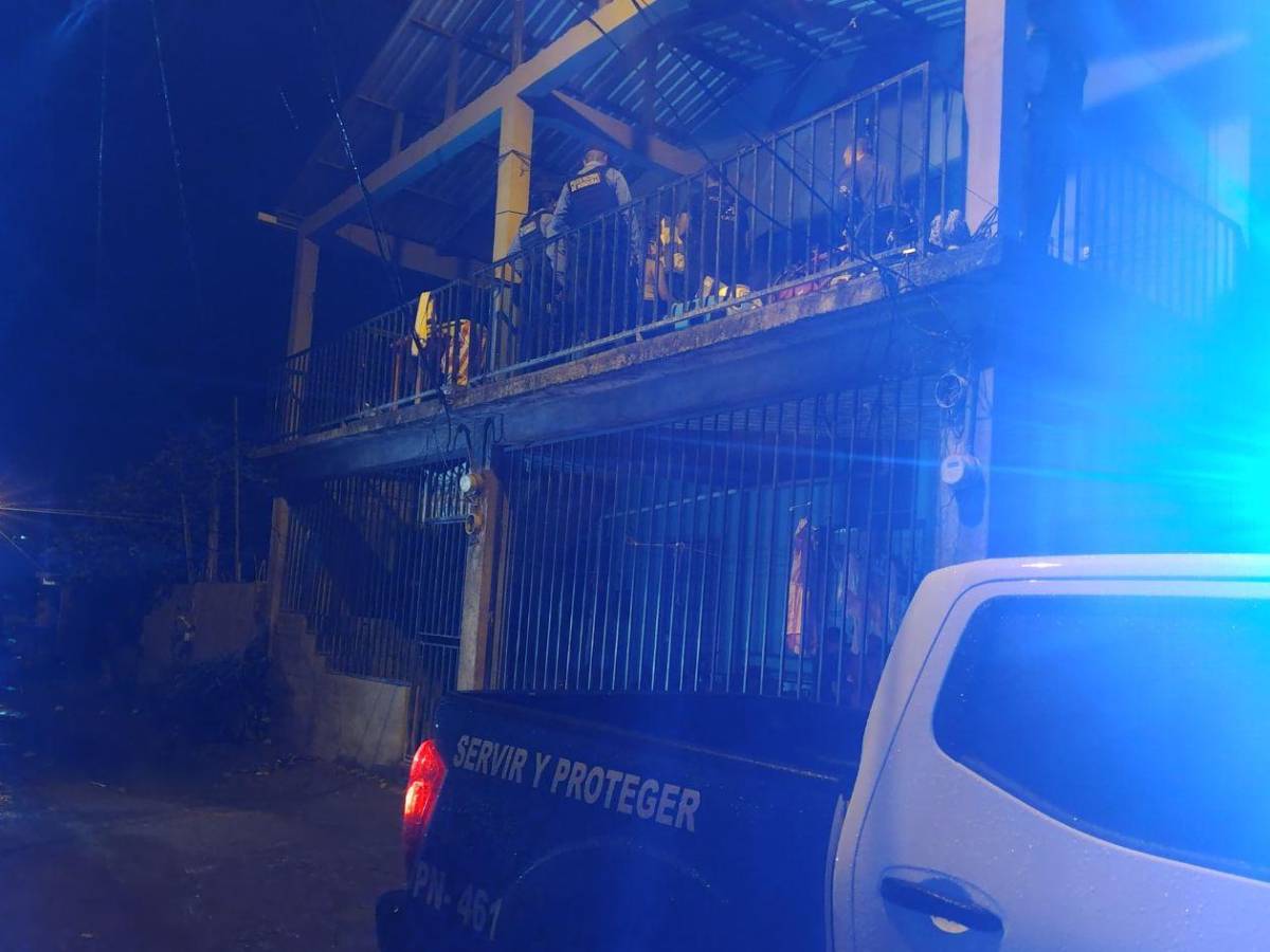 Identifican a pareja asesinada en La Ceiba; pandilla 18 dejó rótulo en la escena