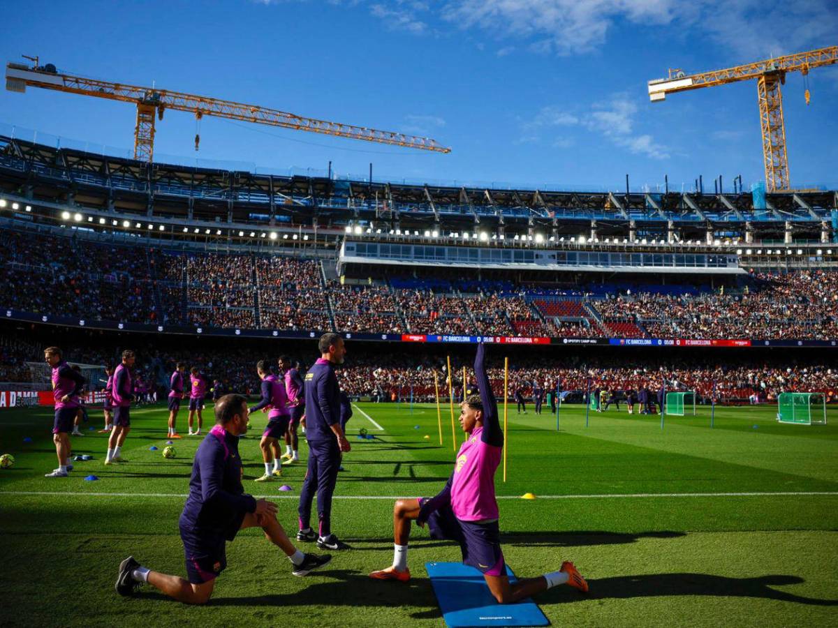 Barcelona celebra el regreso al Camp Nou luego de 893 días