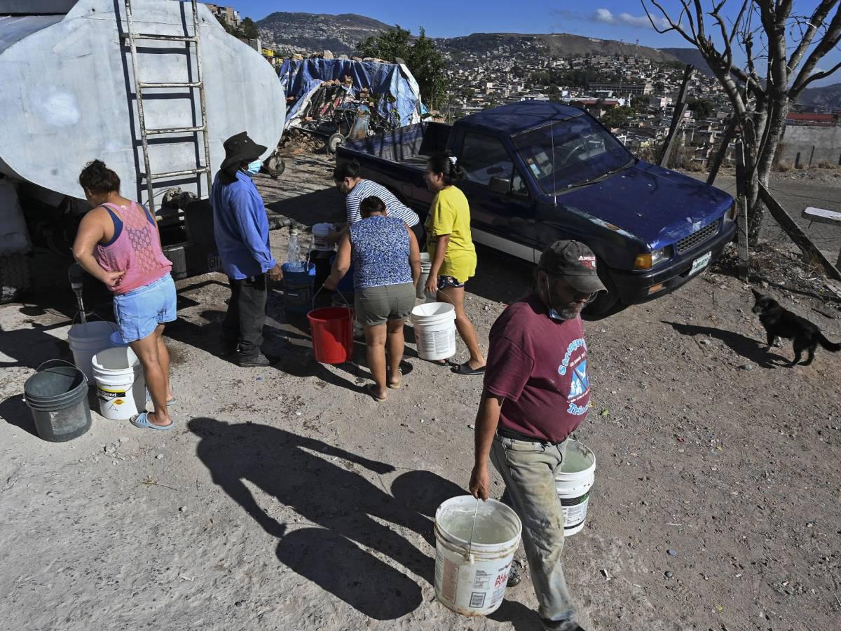 Precio del barril de agua subirá L20 por cobro de extorsión
