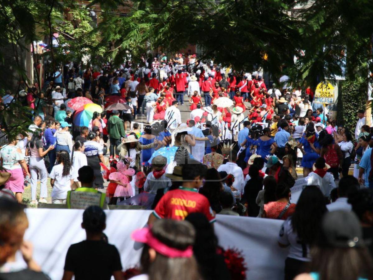 Tegucigalpa: las imágenes más destacadas que dejaron los desfiles de este sábado
