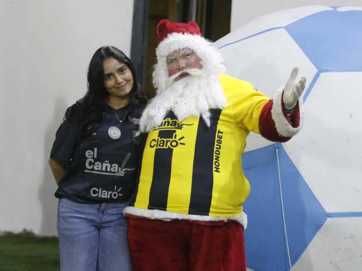 Periodista y bellas chicas roban miradas en triangular Real España vs Olimpia