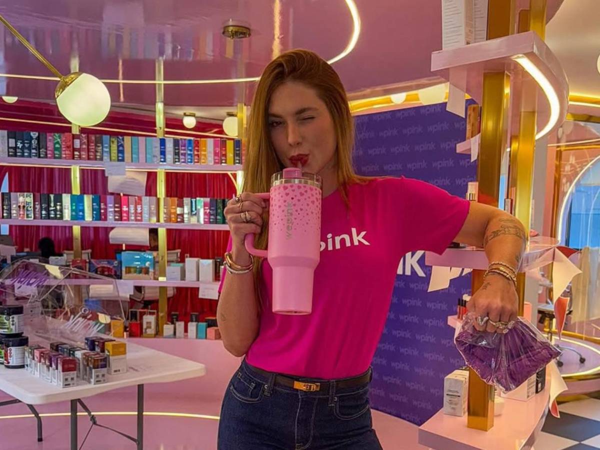 Vinicius anuncia noviazgo con exmujer de artista: Dos compañeros se burlan