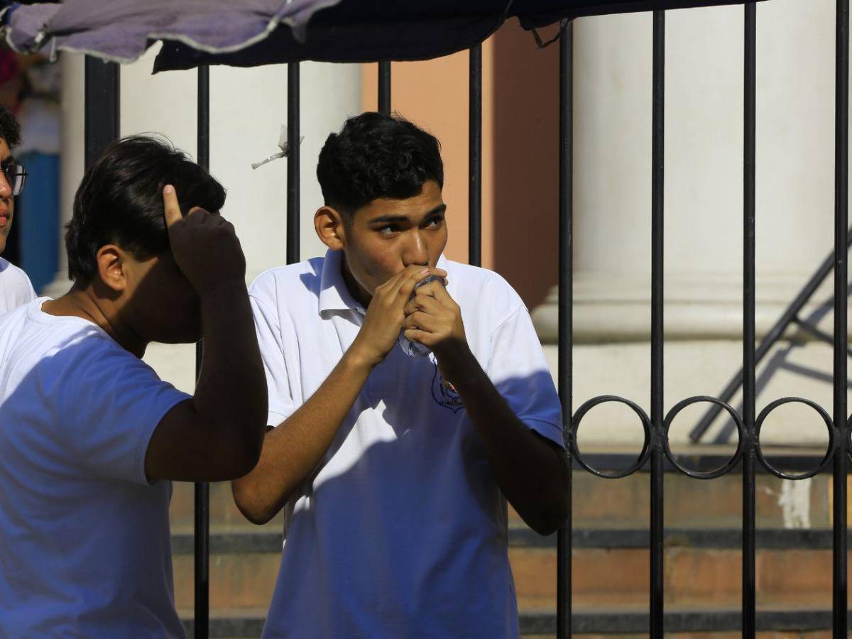 Ola de calor extrema agobia a los sampedranos