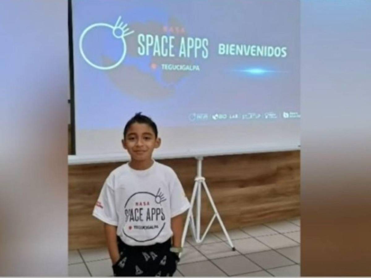 Él es André: El niño hondureño premiado por la Nasa