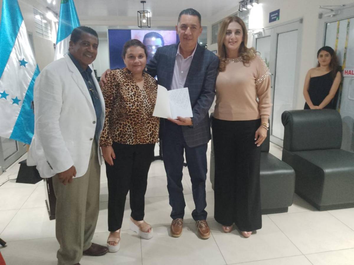 Escritor hondureño Mauricio Loredo presenta su sexto libro en Honduras