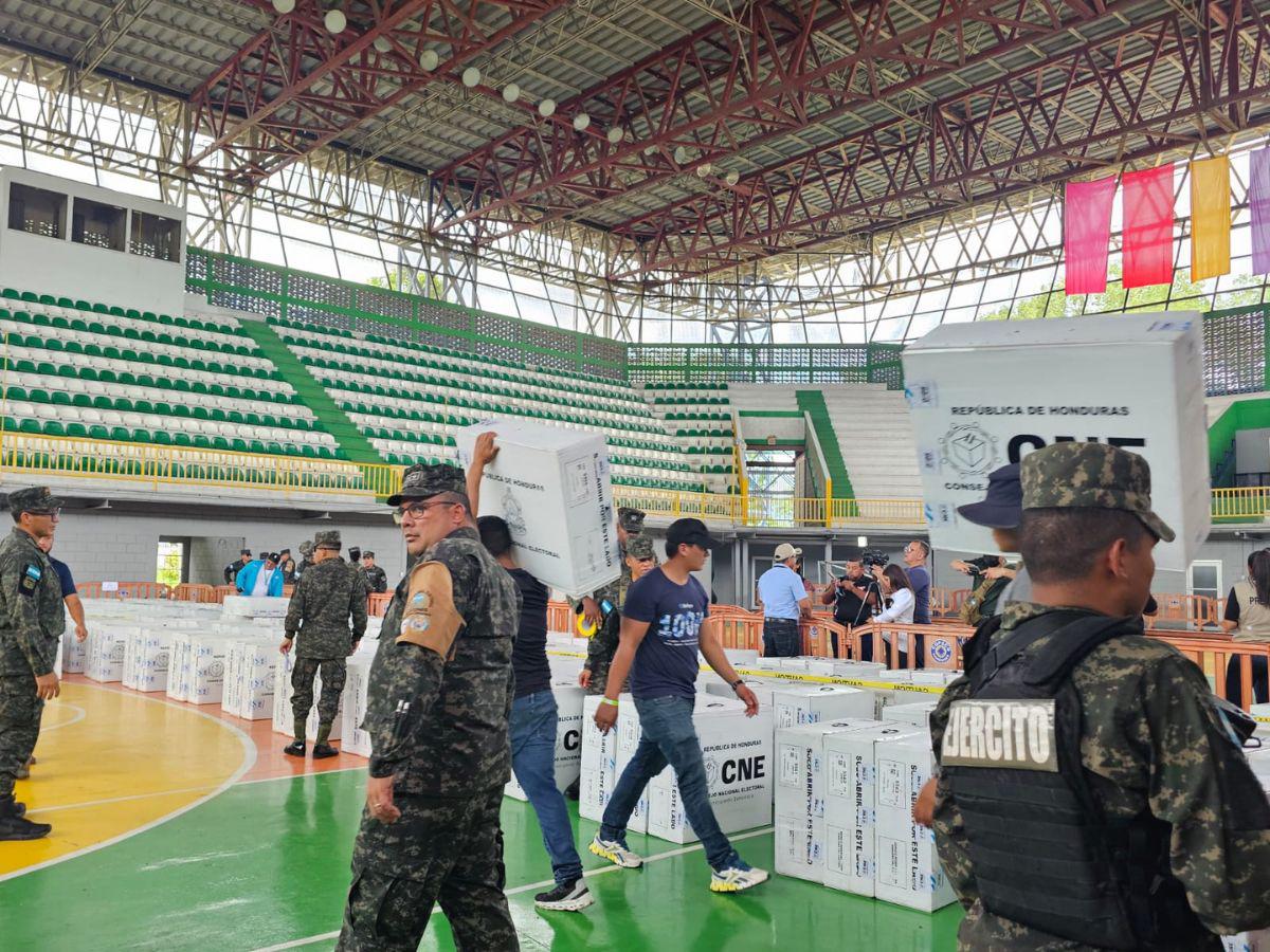 Llegan a SPS más de 3,000 maletas electorales de Cortés