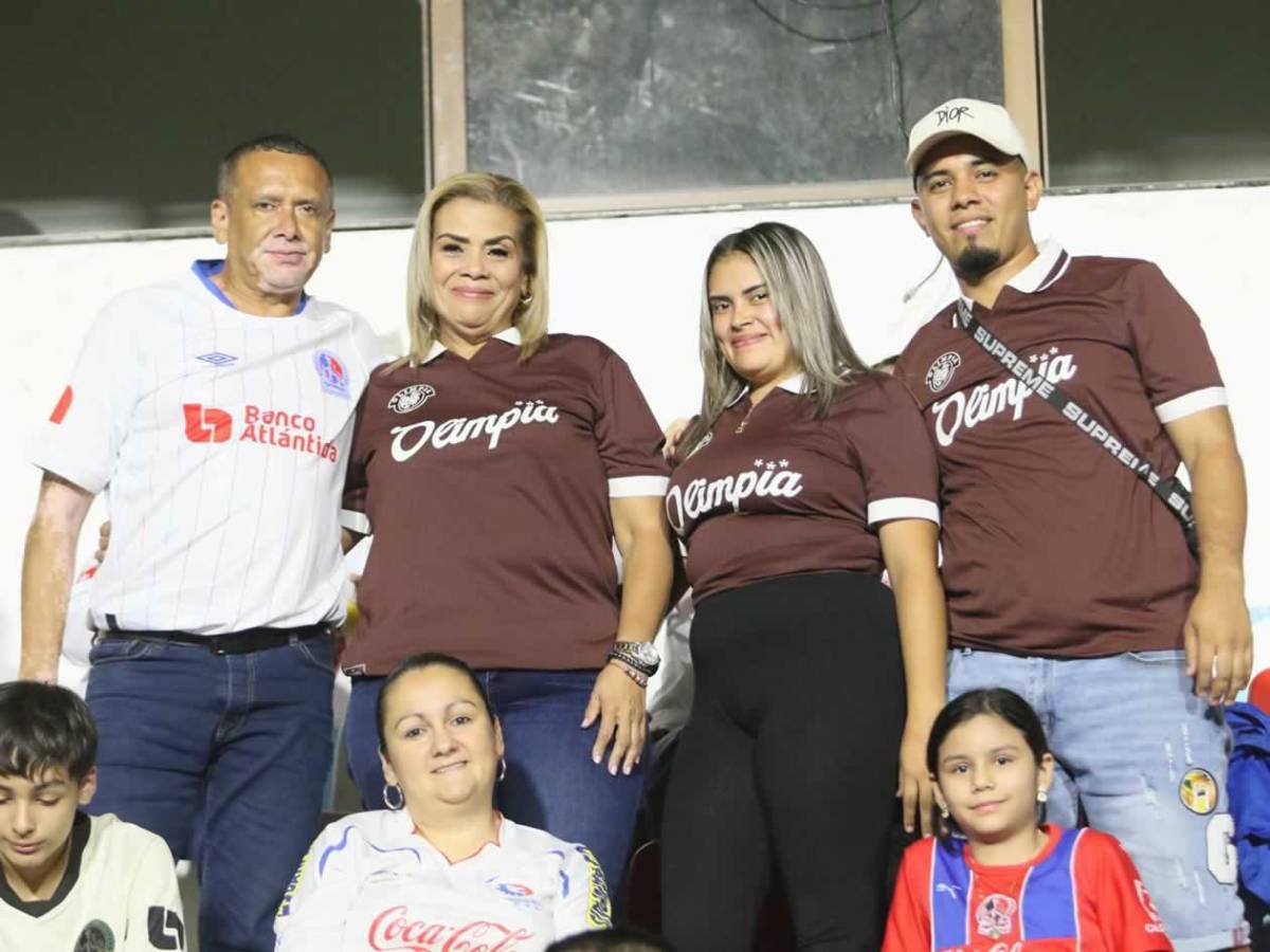 Chicas cautivan y show de la Ultra Fiel: ambientazo en el Olimpia vs Alajuelense en el Nacional