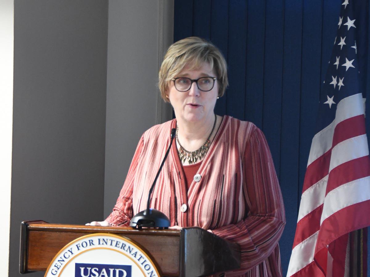 Laura Dogu pide a Honduras proteger a los inversionistas