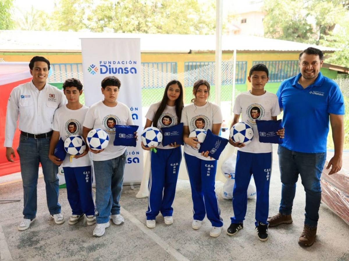 Mente Sana y patrocinadores llevan jornada especial al CEB Dionisio de Herrera