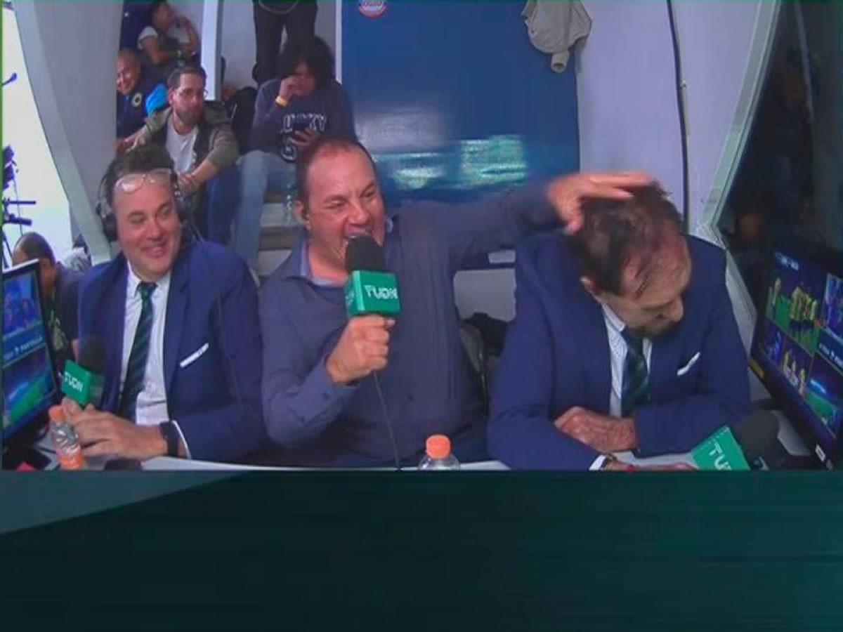 Cuauhtémoc Blanco también se las desquitó de Ricardo La Volpe.