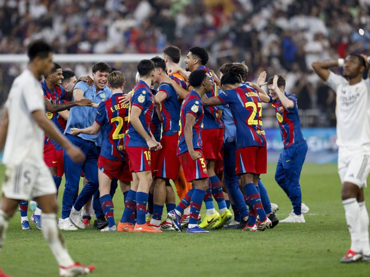 Barcelona festeja la Supercopa, el culpable de derrota del Real Madrid y burla de Raphinha
