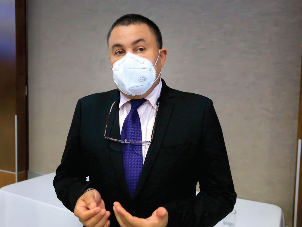 Carlos Umaña y su familia “se encuentran bien de salud”