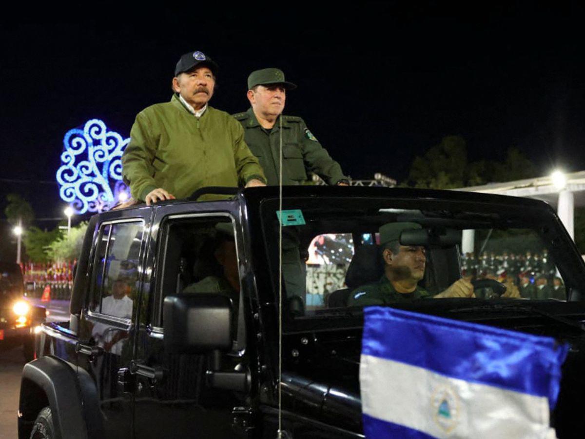 Periodistas exiliados dicen que el jefe del Ejército de Nicaragua les declaró la “guerra”