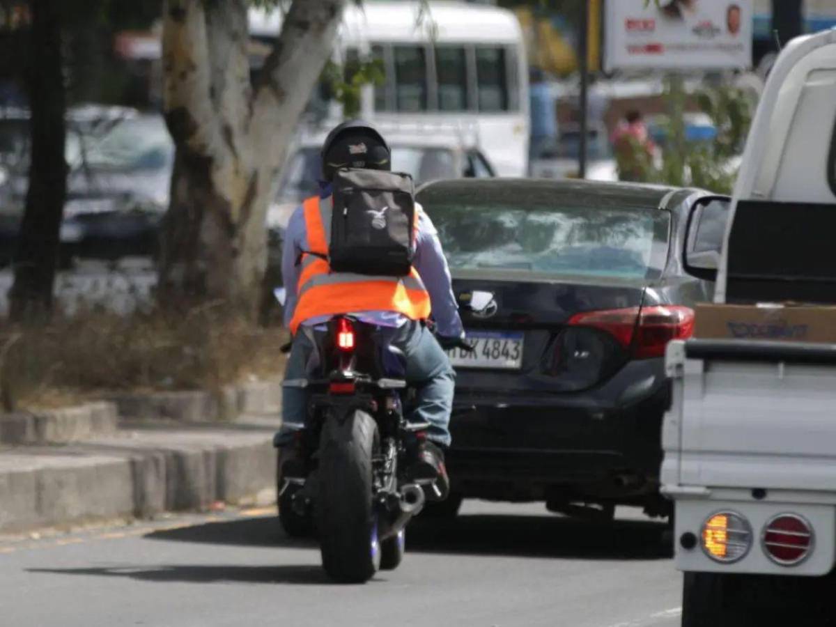 ¿Cuántos motociclistas sancionó Tránsito por no portar chaleco reflectivo?