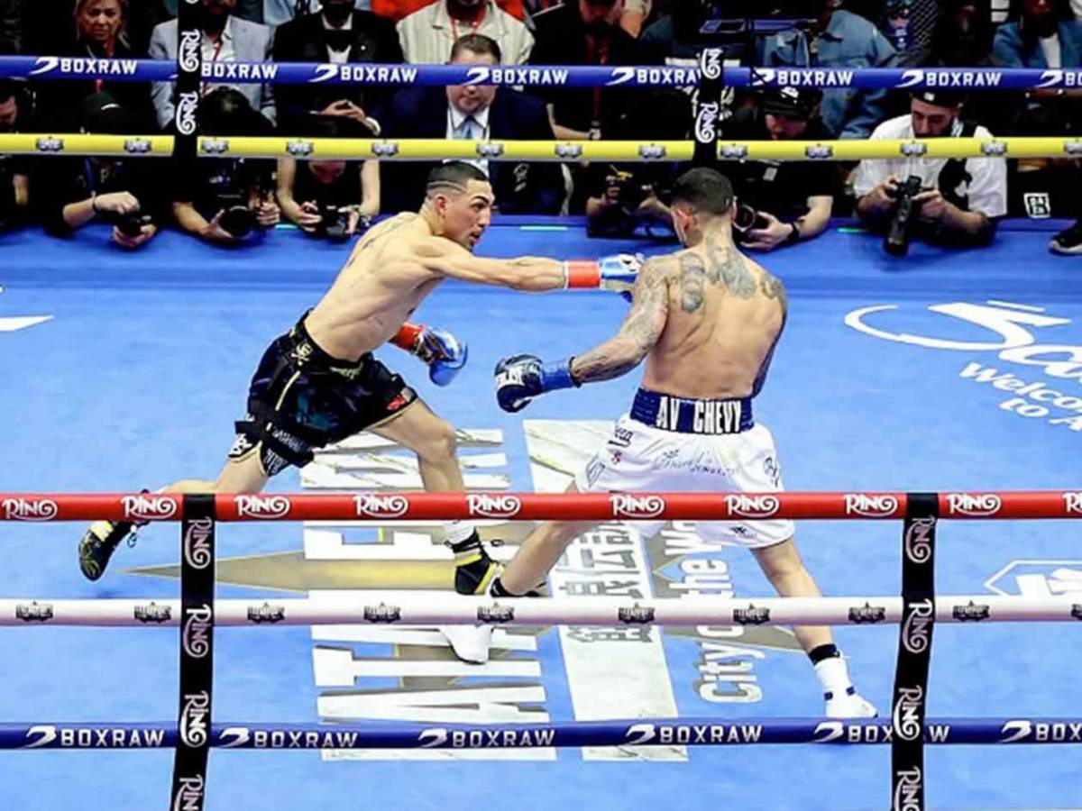 Así ganó Teófimo López a Barboza, su emocionante festejo y locura por el hondureño