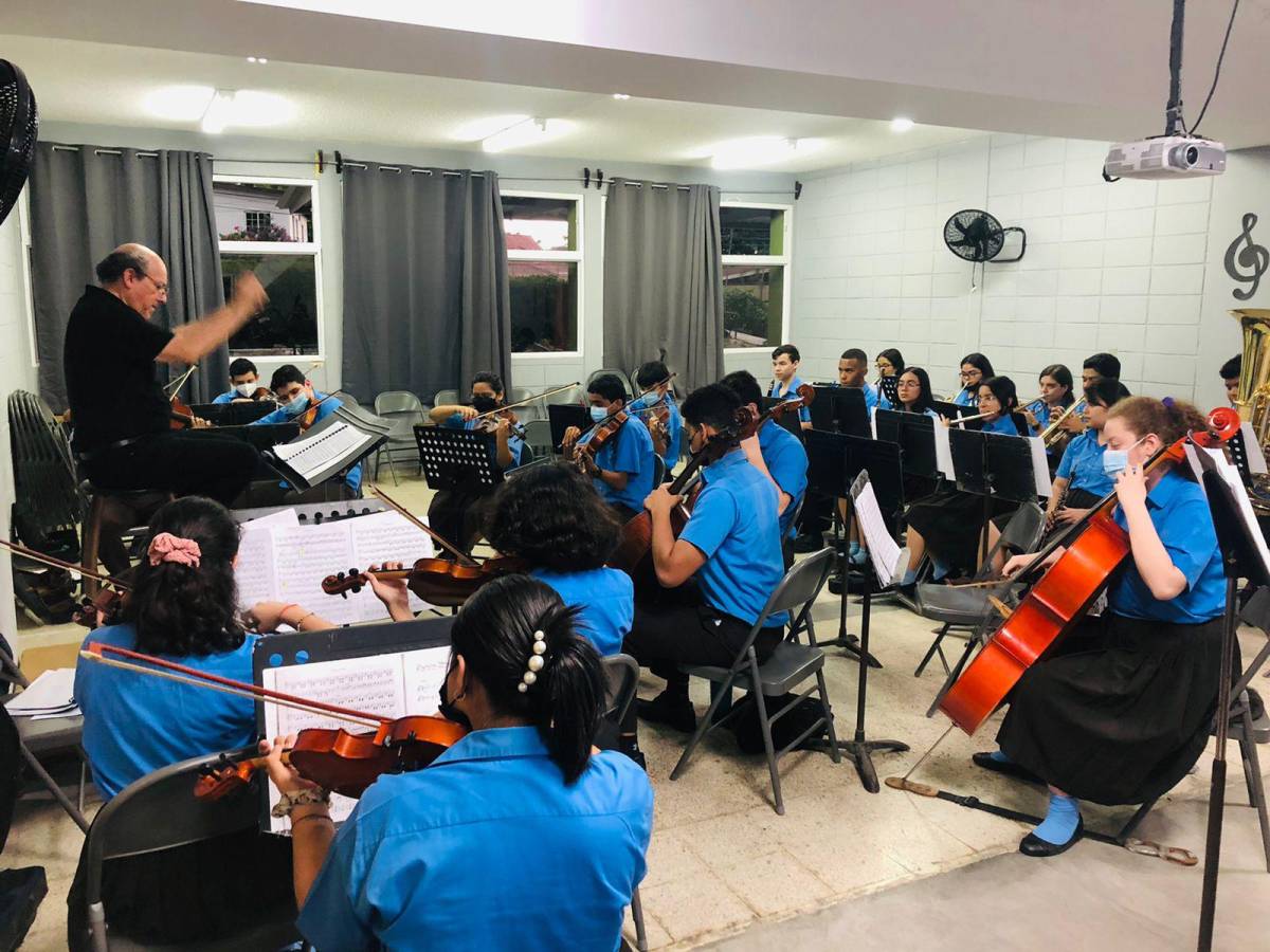 Escuela Victoriano López cumple 78 años de formar artistas