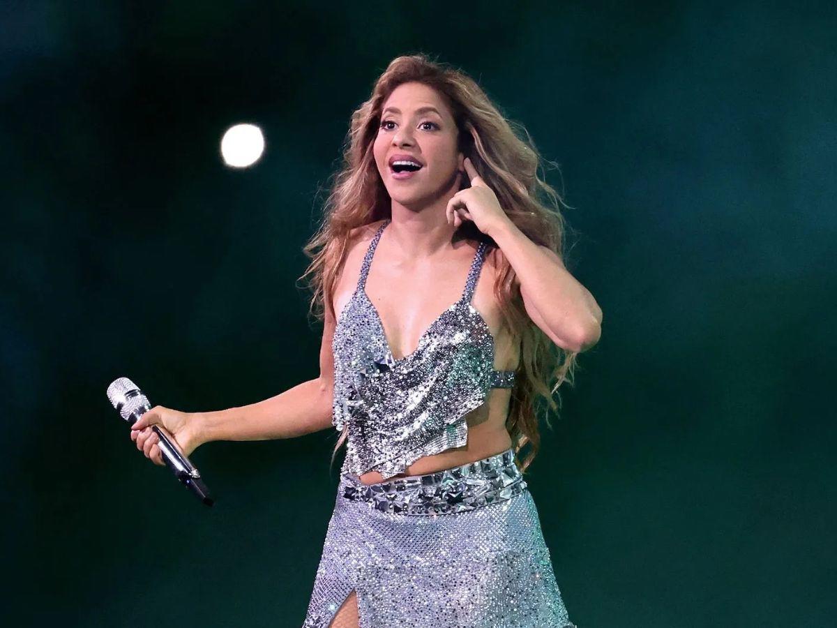 Doble de Shakira llora en pleno concierto por no permitirle que la imitara