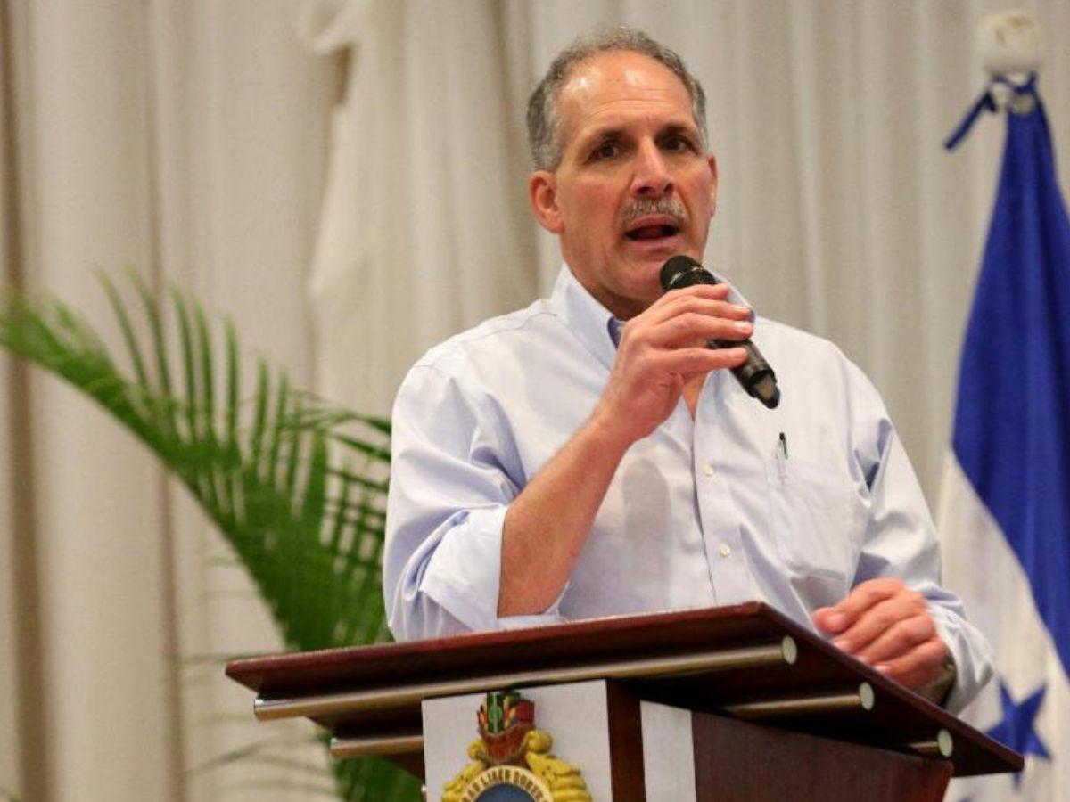 Nasry Asfura revela por qué abrazó a Xiomara Castro después de las elecciones