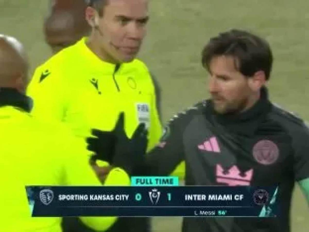 Sale a la luz el brutal castigo que recibió árbitro que pidió autógrafo a Messi