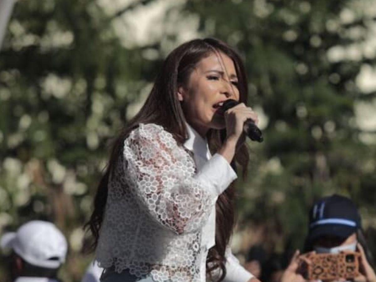 Iroshka contra Alex Cáceres y lo señala por comentarios irresponsables