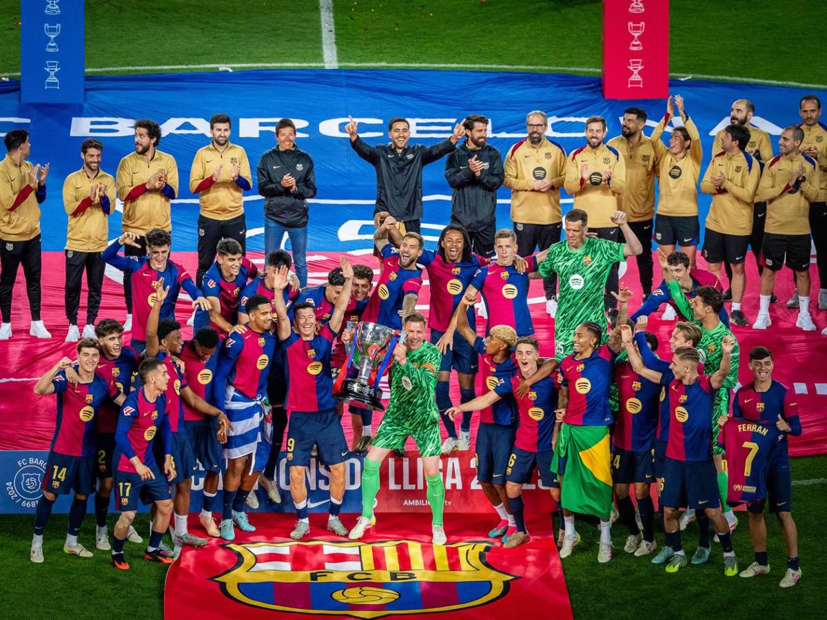 Barcelona festeja los títulos ante su afición, show de Lamine y Gavi presume a su novia