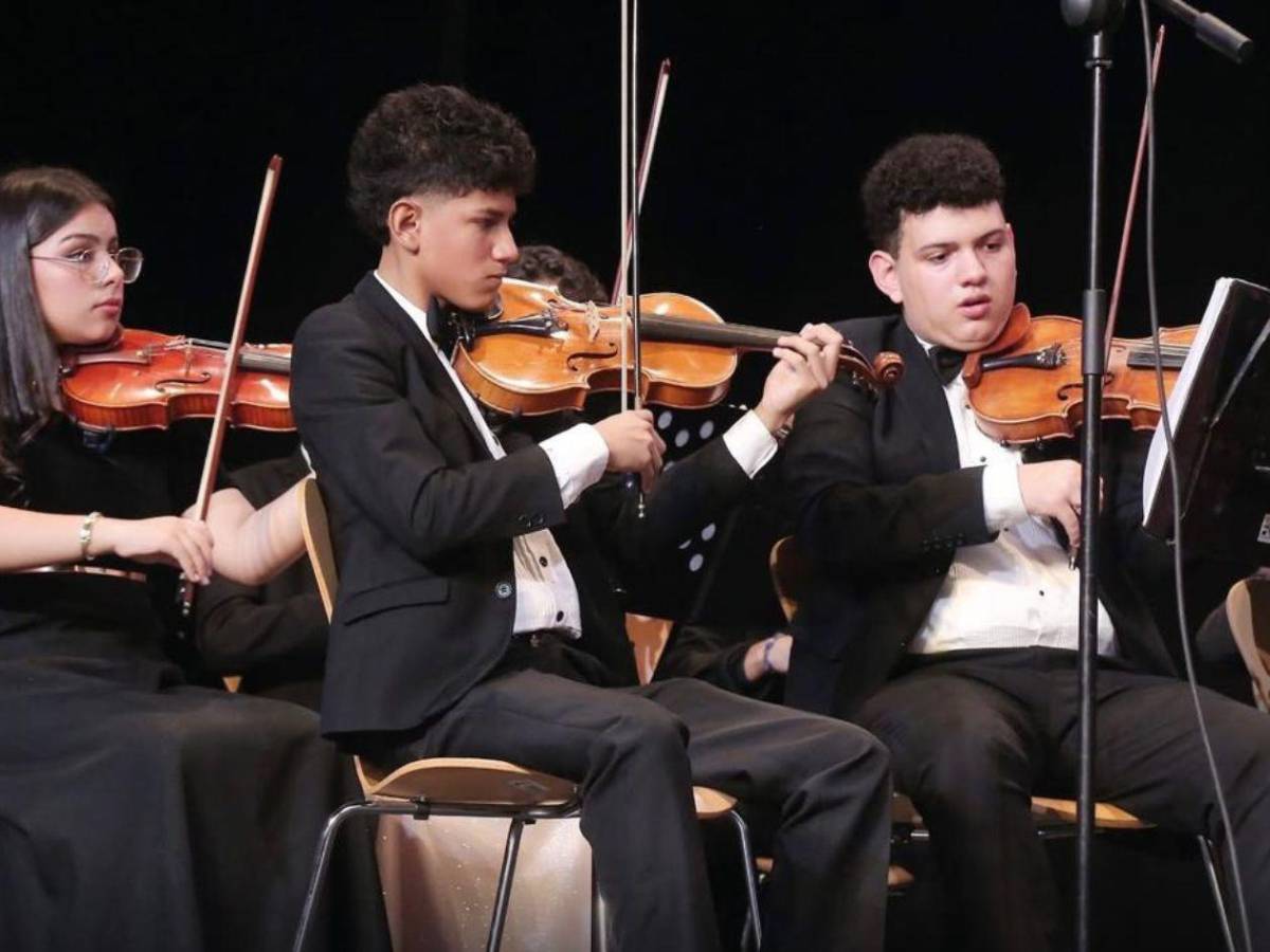 Orquesta Victoriano López lleva el talento musical de Honduras a escenarios de España