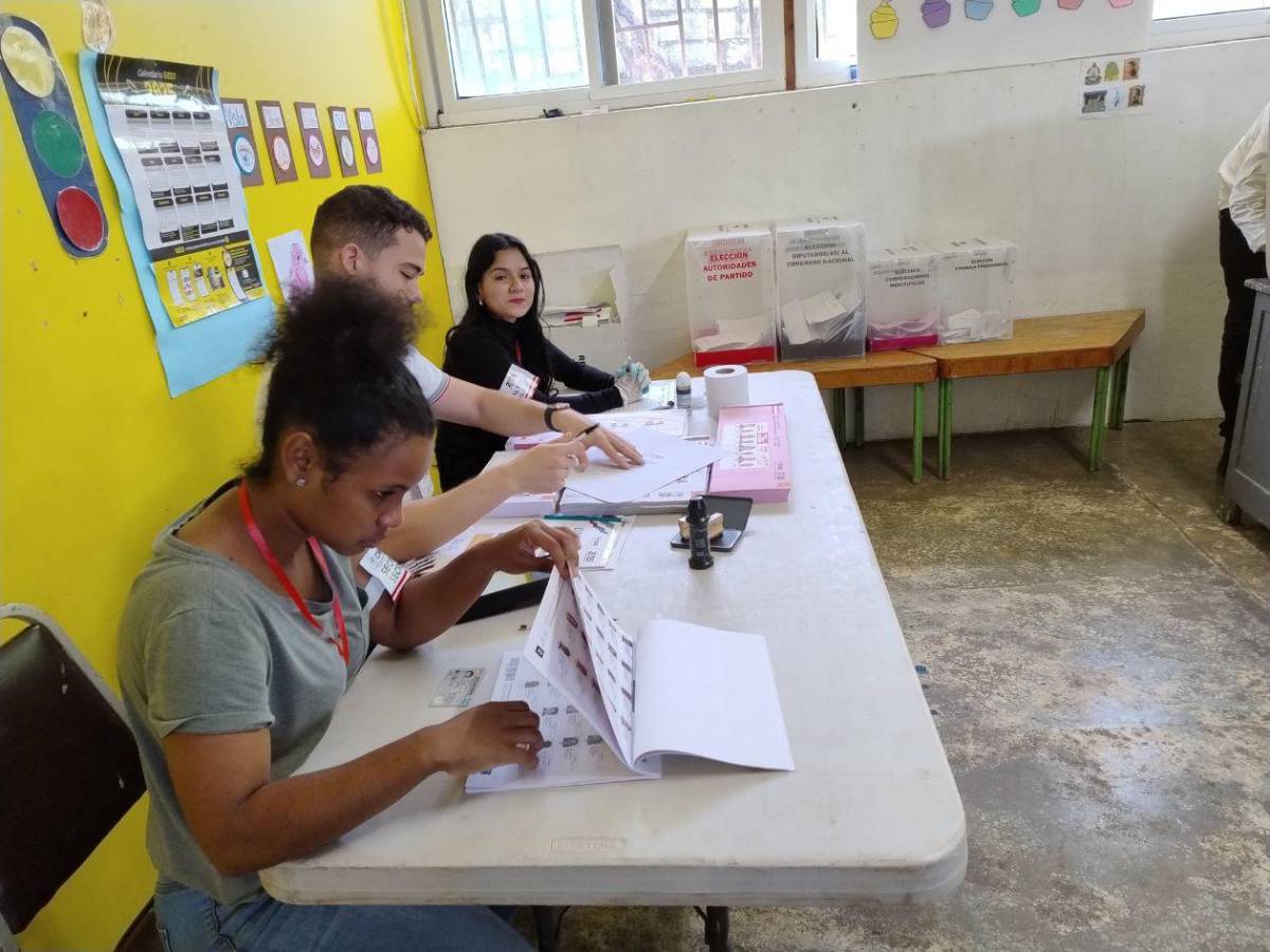 Los políticos y figuras que ejercieron el voto en La Ceiba