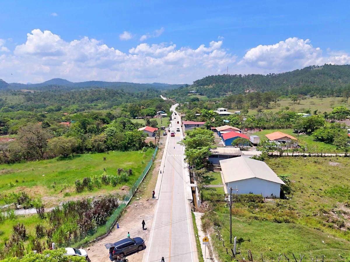 Así luce la nueva carretera que conecta Gracias y La Campa en Lempira