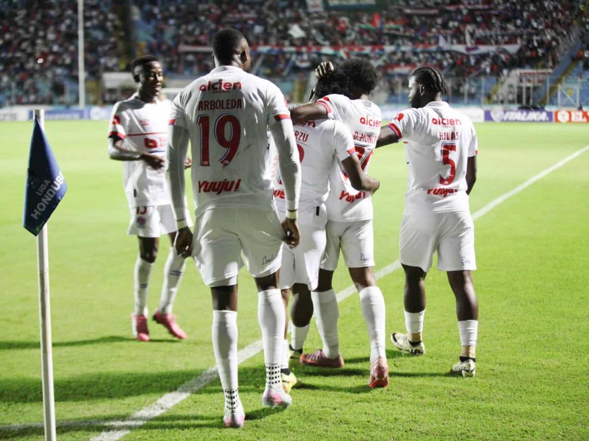 Olimpia destrozó a Motagua, Espinel eufórico, tristeza azul y enfado de Javier López