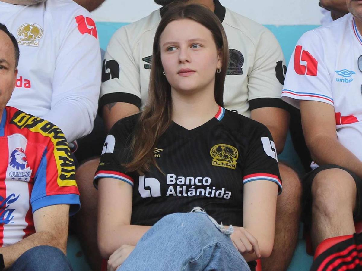 Ellas adornan el Olimpia vs Marathón: las bellas chicas del Nacional