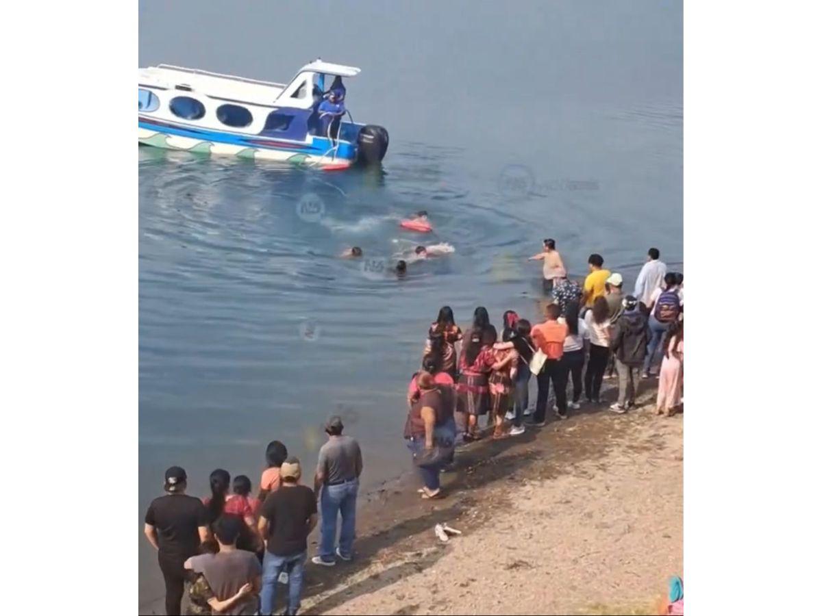 Hombre muere ahogado en pleno bautizo evangélico