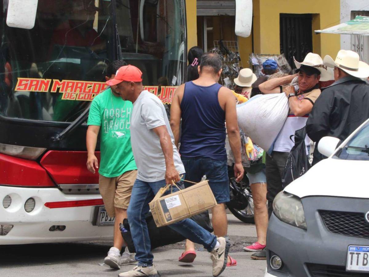 Masiva movilización marca inicio de Semana Santa