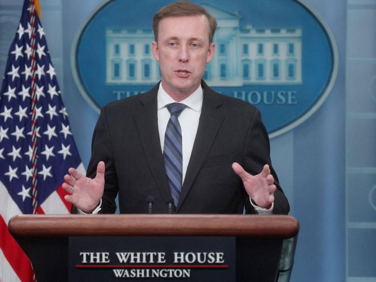 EE UU dice que Corea del Norte “pagará un precio” si da armas a Rusia