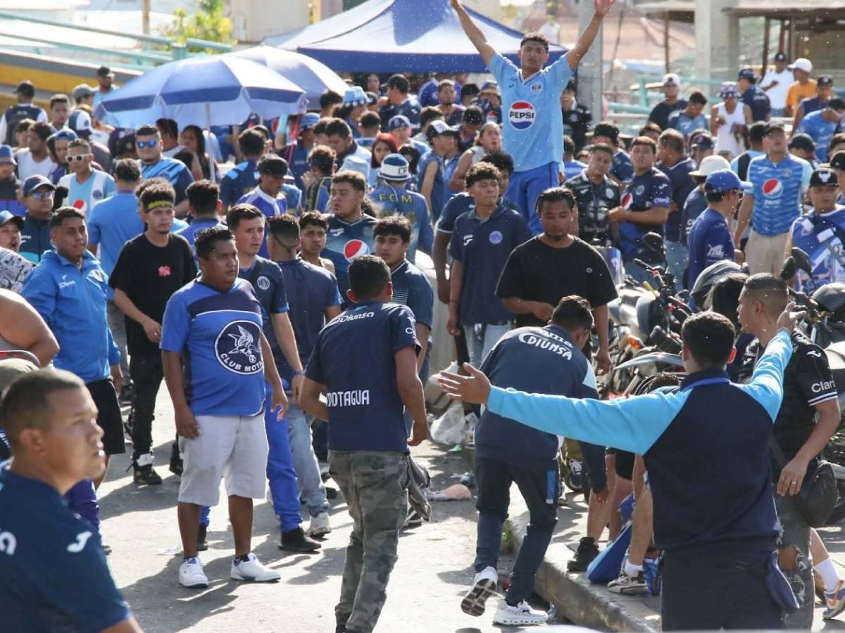 Imágenes impactantes: Terror en clásico Motagua - Olimpia tras escenas de violencia