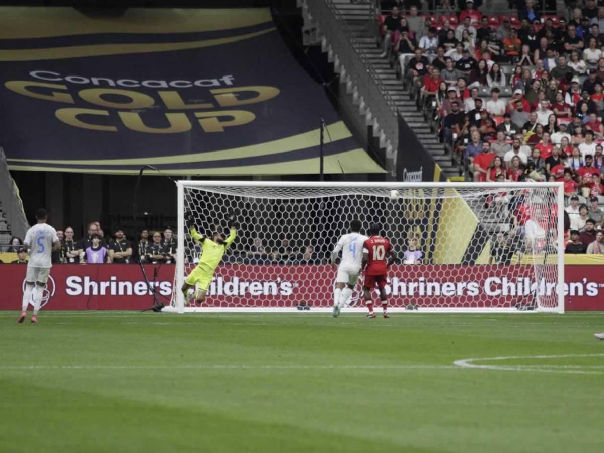 Honduras sufre humillante goleada: tristeza, euforia de Canadá y fea acción de Menjívar