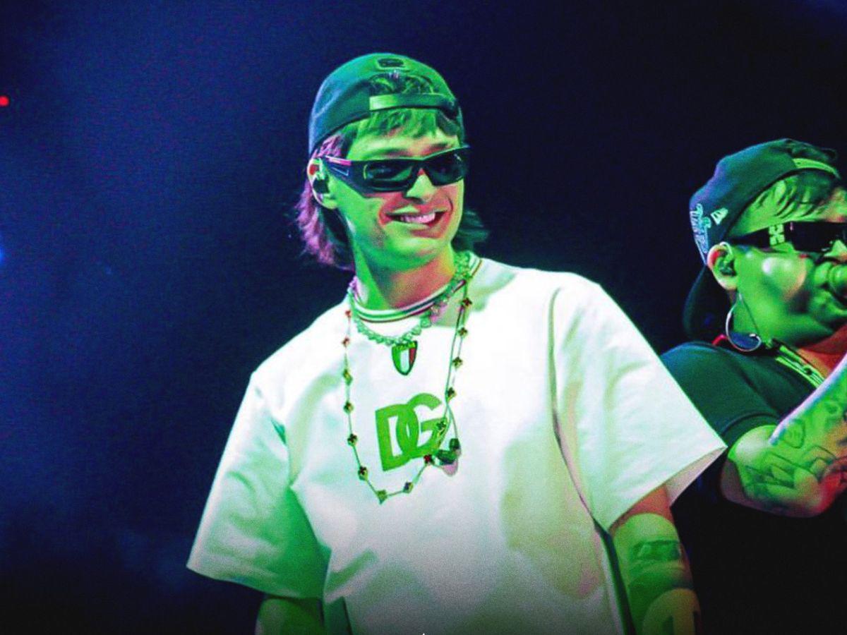 Guardaespaldas de Peso Pluma golpea salvajemente a fan que se subió al escenario