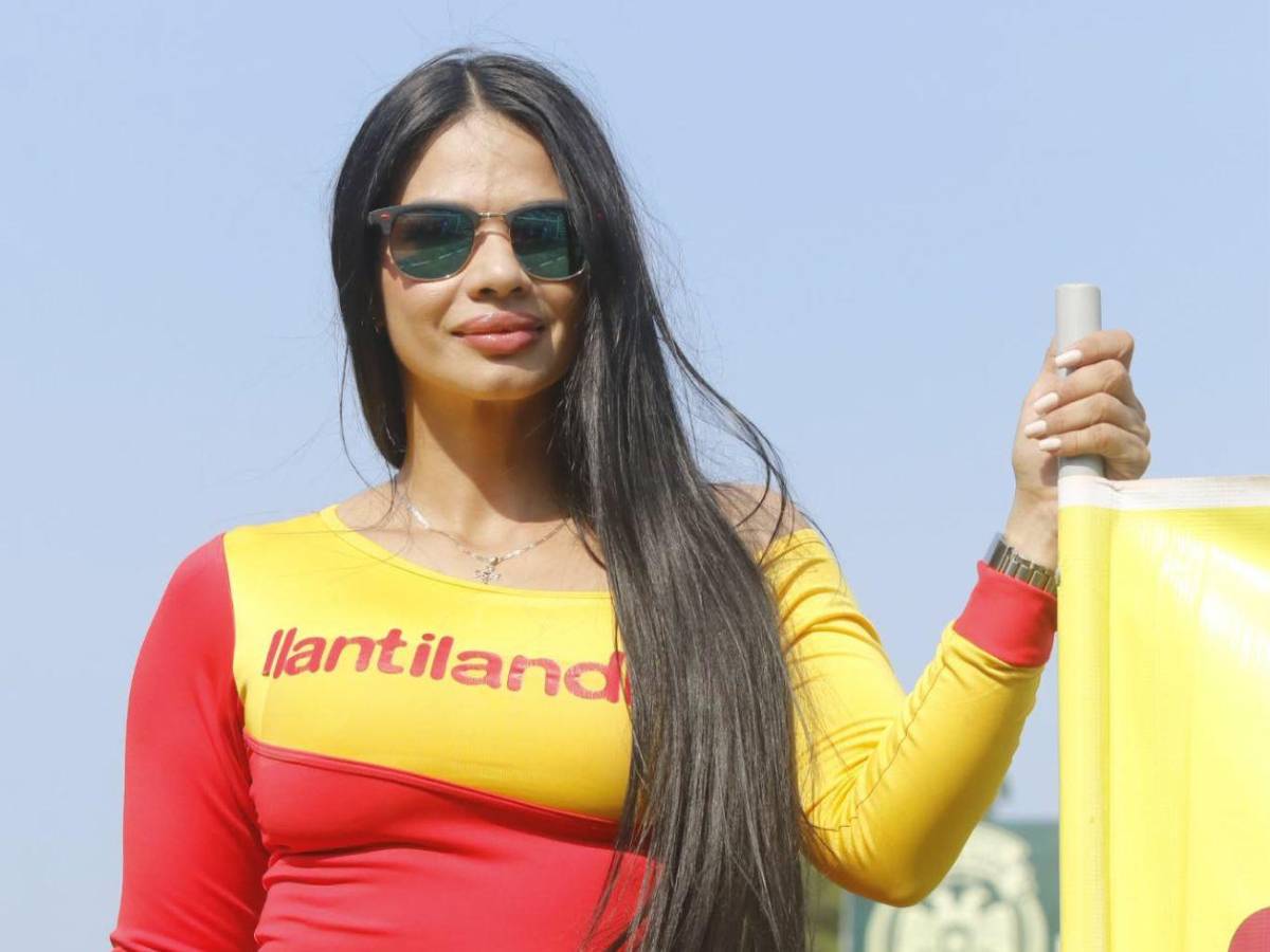 Las bellas chicas que adornaron el derbi Marathón-Real España en el Yankel