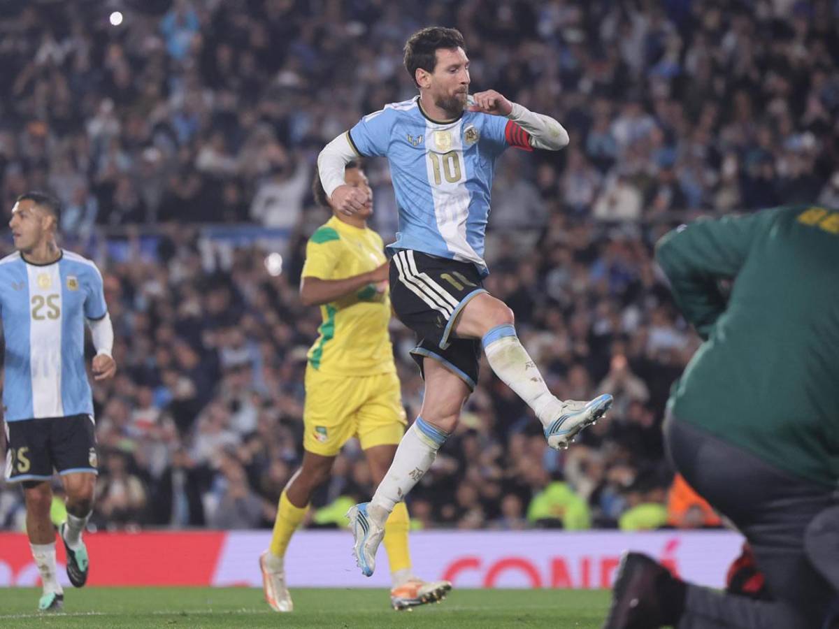 Messi llora en su adiós con Argentina, otro crack se retiró, la bronca e insólito regalo