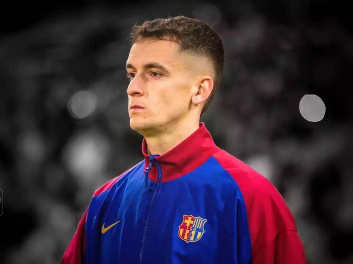 Hansi Flick descarta a tres jugadores del Barça y define el futuro de Marc Casadó​​​​​​