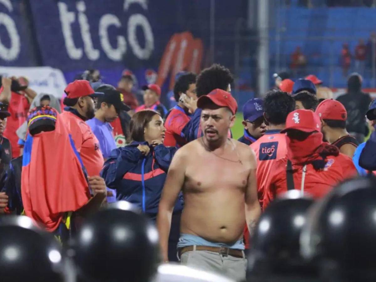 Final del fútbol guatemalteco termina en trifulca: dos hondureños involucrados