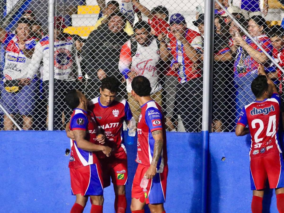 Olimpia se divierte, la figura, gesto de Espinel y pelea en el Firpo por eliminación