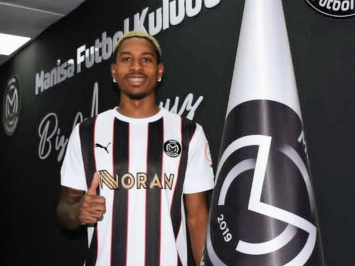 Fotos: Futbolista hondureño sorprendió a joven en Europa con dos gestos