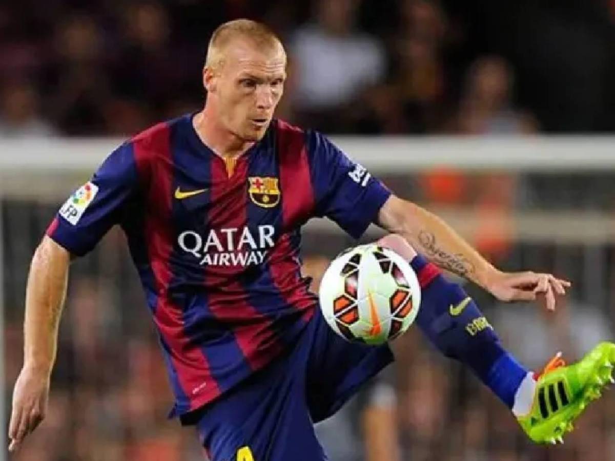 Fue campeón con el Barcelona, se hizo viral trabajando en una tienda y ahora revela su oscuro secreto