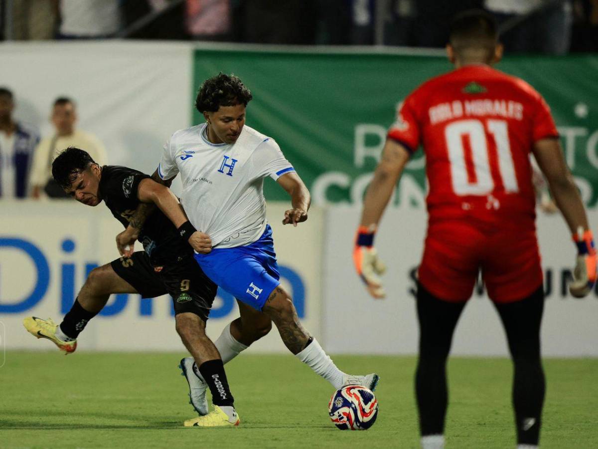 La increíble razón por que El Salvador quiso abandonar partido ante Honduras