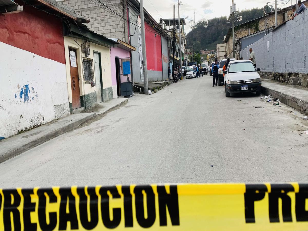 En un comedor de Santa Rosa de Copán asesinan a hombre y hieren a mujer