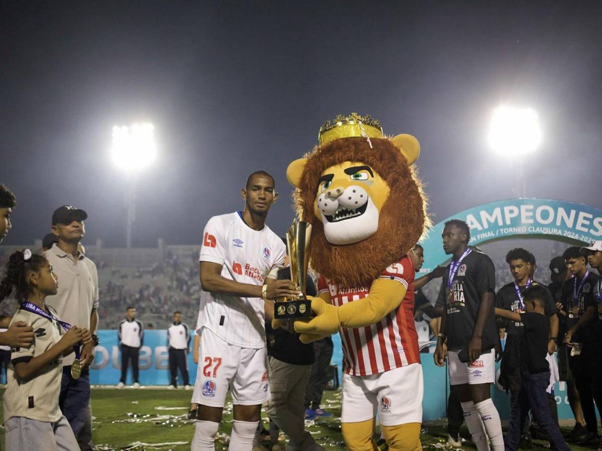 Olimpia festeja título, detalle con Real España, descuido con la copa y a lo Lamine Yamal